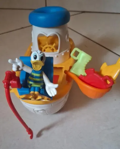 Brinquedo "Barco do Pato Donald"