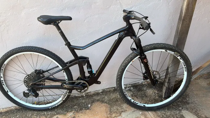 MTB Full Suspension Carbono Lexon 17