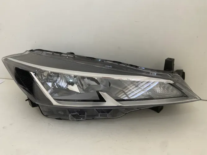 Farol Nissan Kicks  2022 2023 2024 2025  Lado Direito  Original Elétrico  