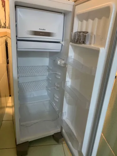Geladeira semi nova