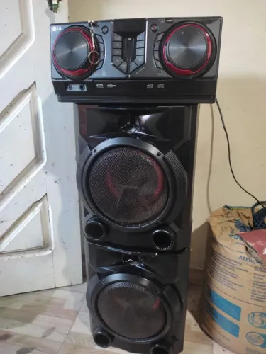 Vendo um som LG funcionando perfeitamente