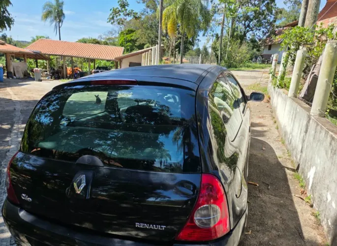 Renault Clio Hi-flex 1.0 16V 3P 2011