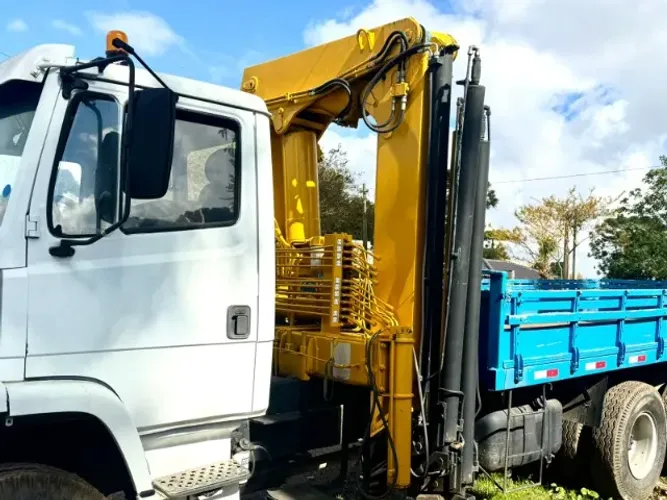 Vendo Conjunto Caminhao Munck em Curitiba MB1622 c/ Madal 35 4H e 3M diret c/ Proprietario