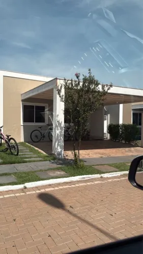 Casa no condomínio Iguatemi Residence.