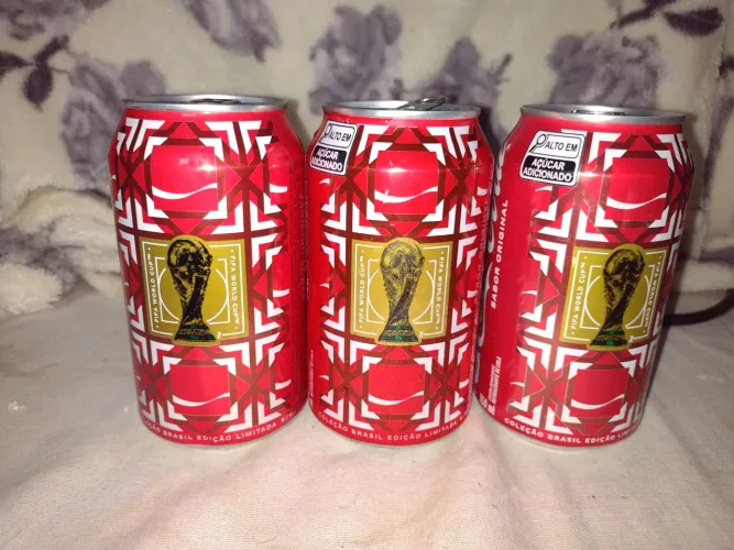 3 latas coca cola copa do mundo usada ,( diferente)