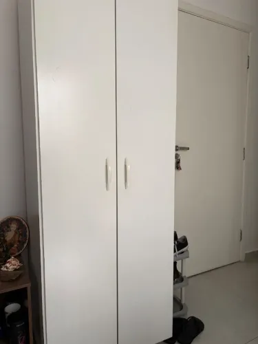 Armário Multiuso Branco - 2 Portas com Rodinhas