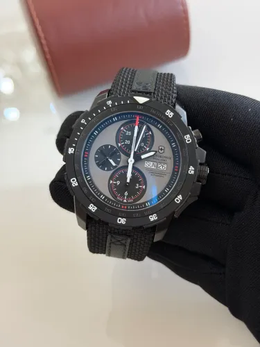 Relógio Victorinox Alpnach cronômetro automático 