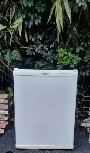 Frigobar consul 80 litros usado em bom estado entrego se não for longe 