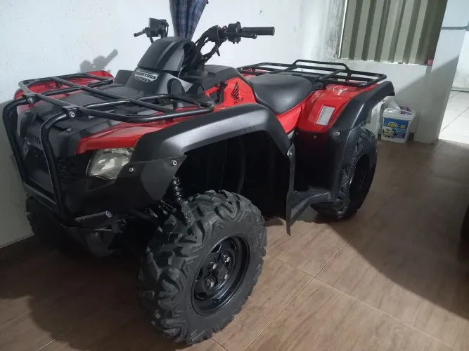 Quadriciclo honda fourtrax 420cc 4x4 2015 de uso particular em excelente estado.