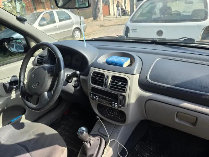 Renault Clio Authentique 1.0/1.0 Hi-power 16V 3P 2003