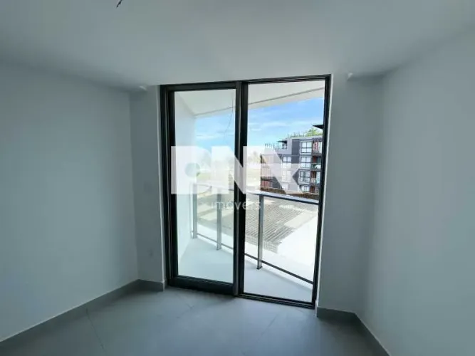 FLAT PRONTO NOVO A VENDA