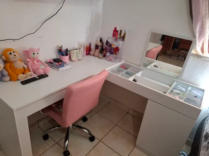 Escrivaninha/penteadeira