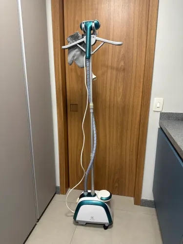 Passadeira a Vapor Electrolux GST10