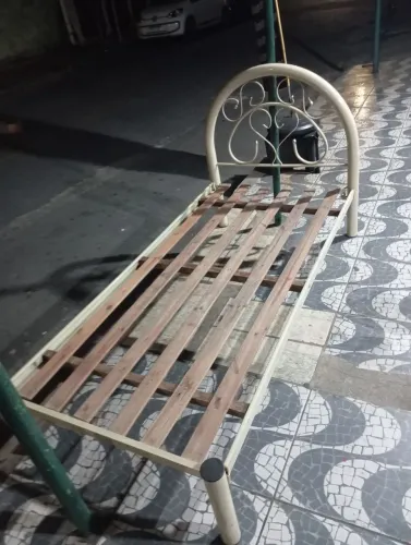 Vendo Cama de Ferro Completa Solteiro