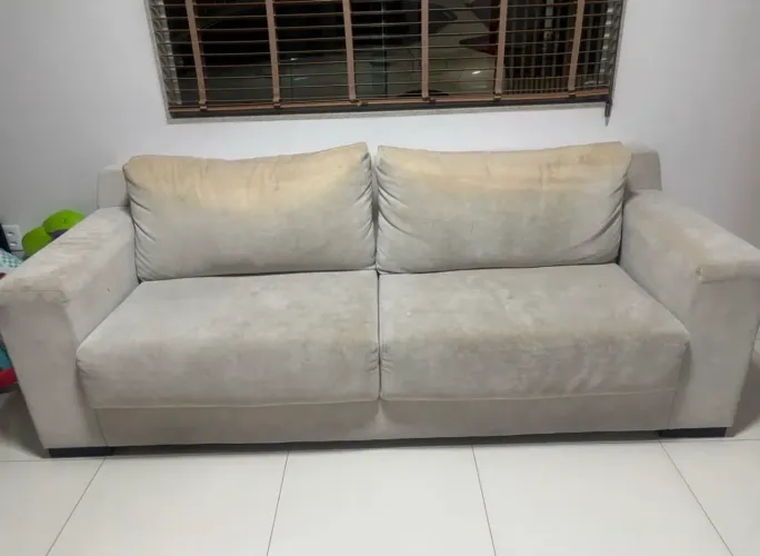 Vendo Sofá Retrátil Robusto - Casa Barroco
