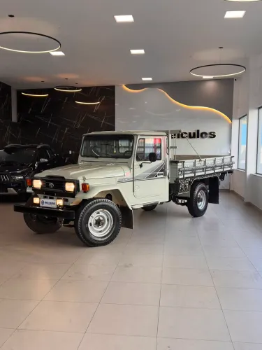 Toyota Band.Jipe Cap.de Aço Chas. Curto Diesel 1994