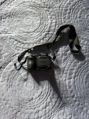 Câmera Samsung WB100 (Usada)