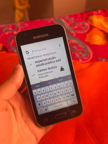 Vende se Samsung Galaxy J1