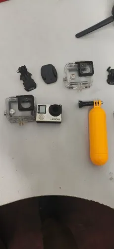 VENDE-SE Go Pro Hero 4