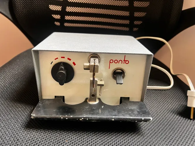 soldadora de ponto odontológica da marca Ponto,