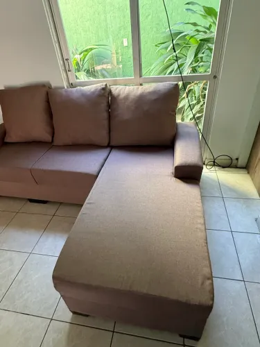 Sofá semi novo , entrego