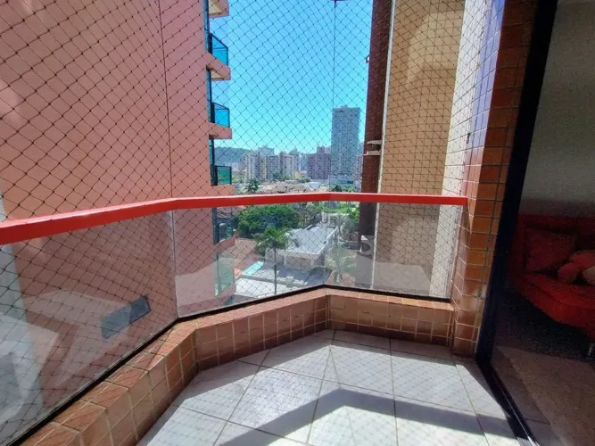 Apartamento à venda em Praia Grande no Canto do Forte com 2 quartos e 111m²