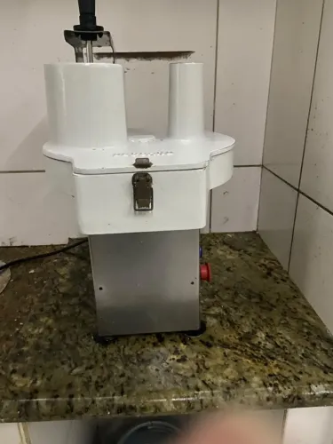 Multiprocessador de alimentos