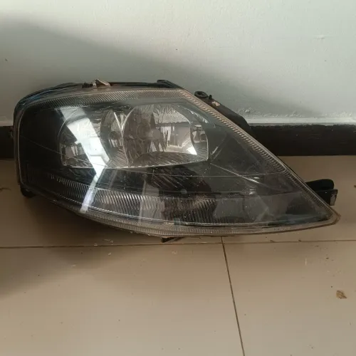 Farol Citroen C3 lado esquerdo 