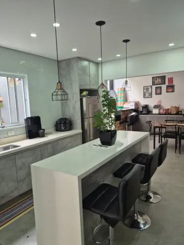 OPORTUNIDADE - Casa Nova de Arquitetura Moderna  Condomínio Arco-Íris | Carapicuíba.