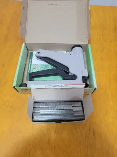 Grampeador Manual Rocama 51/A