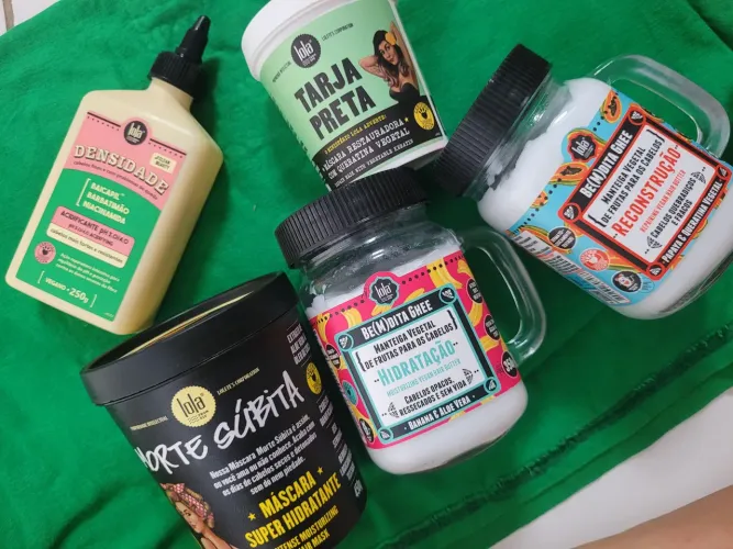 Produtos de cabelo - contém: hidratação, reconstrução, nutrição e acidificante