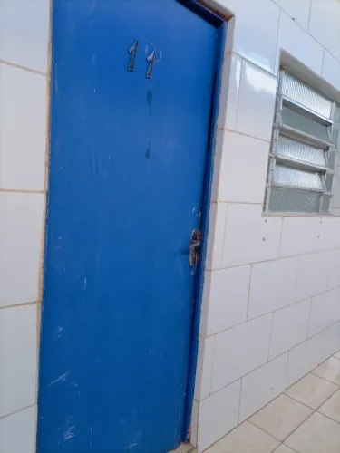 Aluga-se apto/kitnet na avenida do metro Jabaquara. 2,3 e 4 cômodos