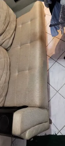 Urgente,Vendo lindo sofá de três lugares. $650