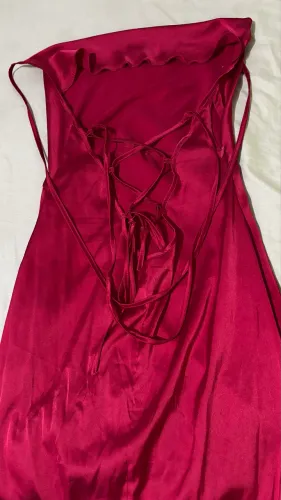 Vestido SHEIN vermelho - costas nua