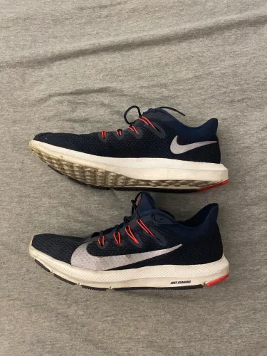 Tenis Nike Quest Running