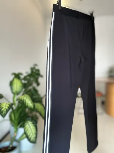 Calça Preta Encorpada G com Listra Lateral Esportiva Inverno