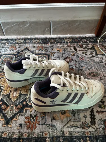 Tênis Adidas Bold Stripes 