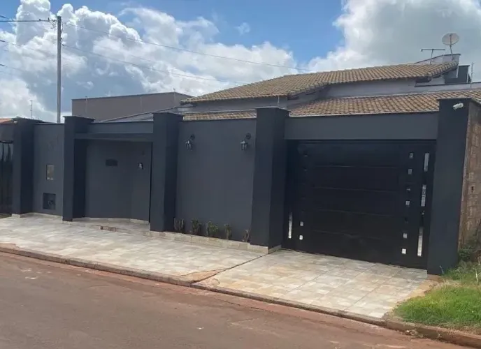 Casa em Santa Vitória MG. 3 quartos sendo 1 suíte com hidro; jardim de inverno, e mais?.