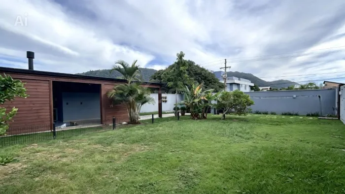 Terreno com 459m² de área total no bairro São João do Rio Vermelho, Florianópolis