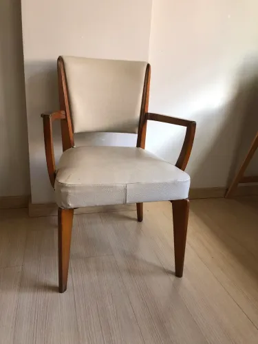 Poltrona original possível Lina Bo Bardi