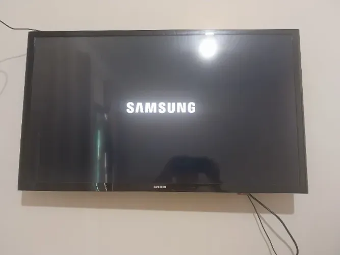 Vendo tv samsung 32 polegada não é smart