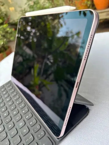 ipad Air 5 Rosa 256 gb + teclado apple + apple pencil