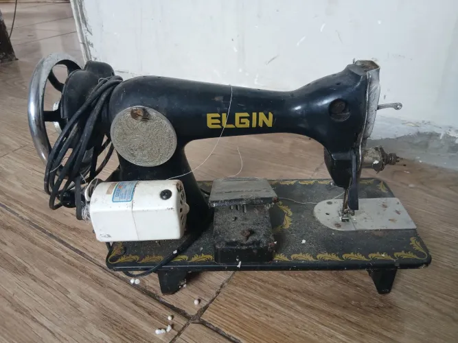 Vendo máquina de costura