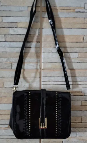 Bolsa Feminina de Verniz Preta