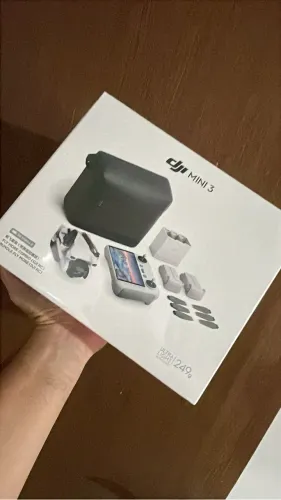 Drone DJI MINI 3 - COMBO CONTROLE C/ TELA