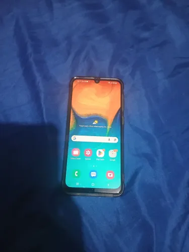 Vendo um celular Galaxy A30