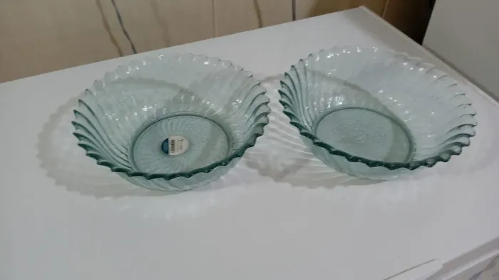 Kit 2 Saladeiras/Tigelas de Vidro Trabalhado - Ótimo Estado