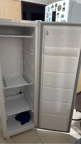 Freezer Vertical Cônsul 121 Litros CVU18GB