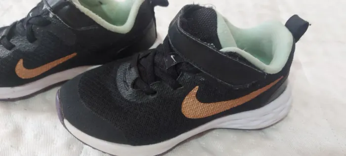 Tênis Nike número 27 super novo
