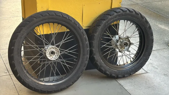 Vendo par de rodas 19/17